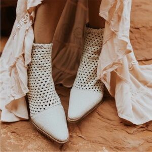 FREE PEOPLE In The Loop Woven Boots Size 37